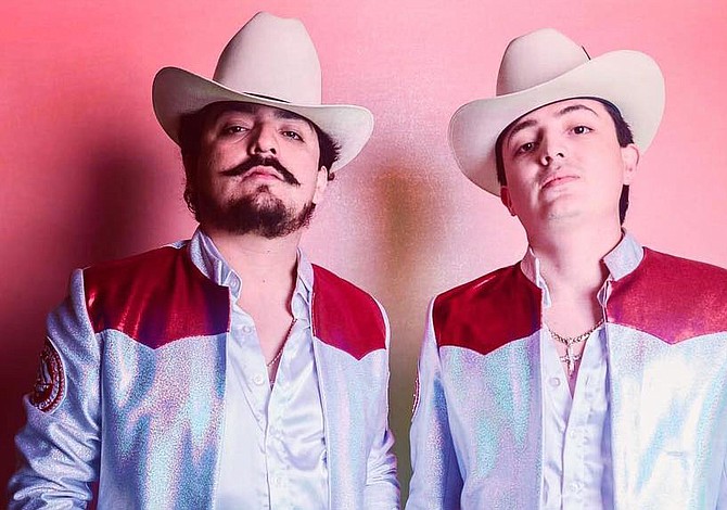 Fotografía promocional de Los Dos Carnales