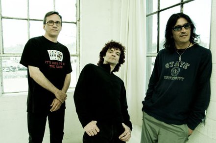 Promotional photograph of Los Enanitos Verdes.