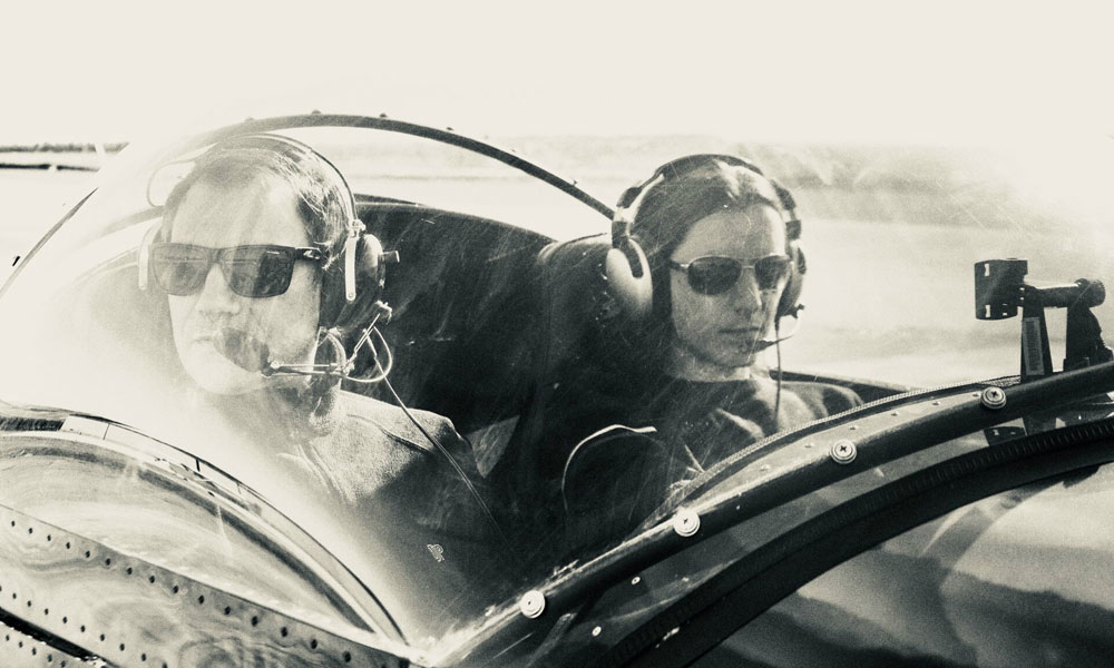 Promotional photograph of Los Pilotos.