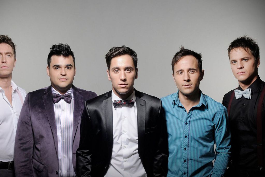 Promotional photograph of Los Totora.