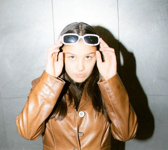 Fotografía promocional de Lou Kaena