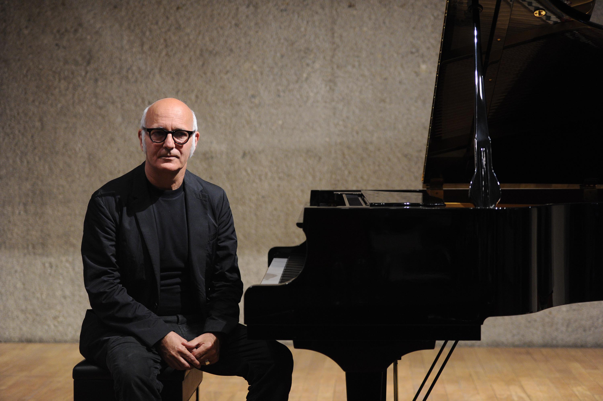 Promotional photograph of Concierto de Ludovico Einaudi en Seattle.