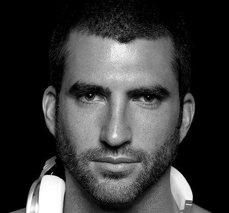 Promotional photograph of Luigii Nieto.