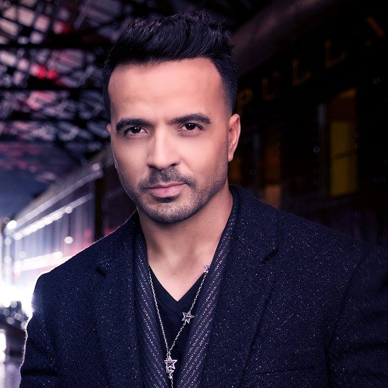 Promotional photograph of Luis Fonsi.