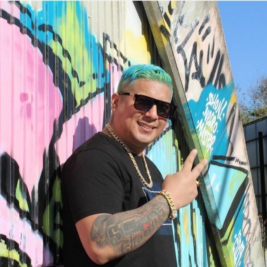 Fotografía promocional de Luisito El Chamaco