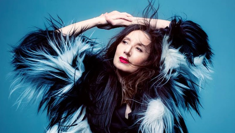 Fotografía promocional de Luz Casal