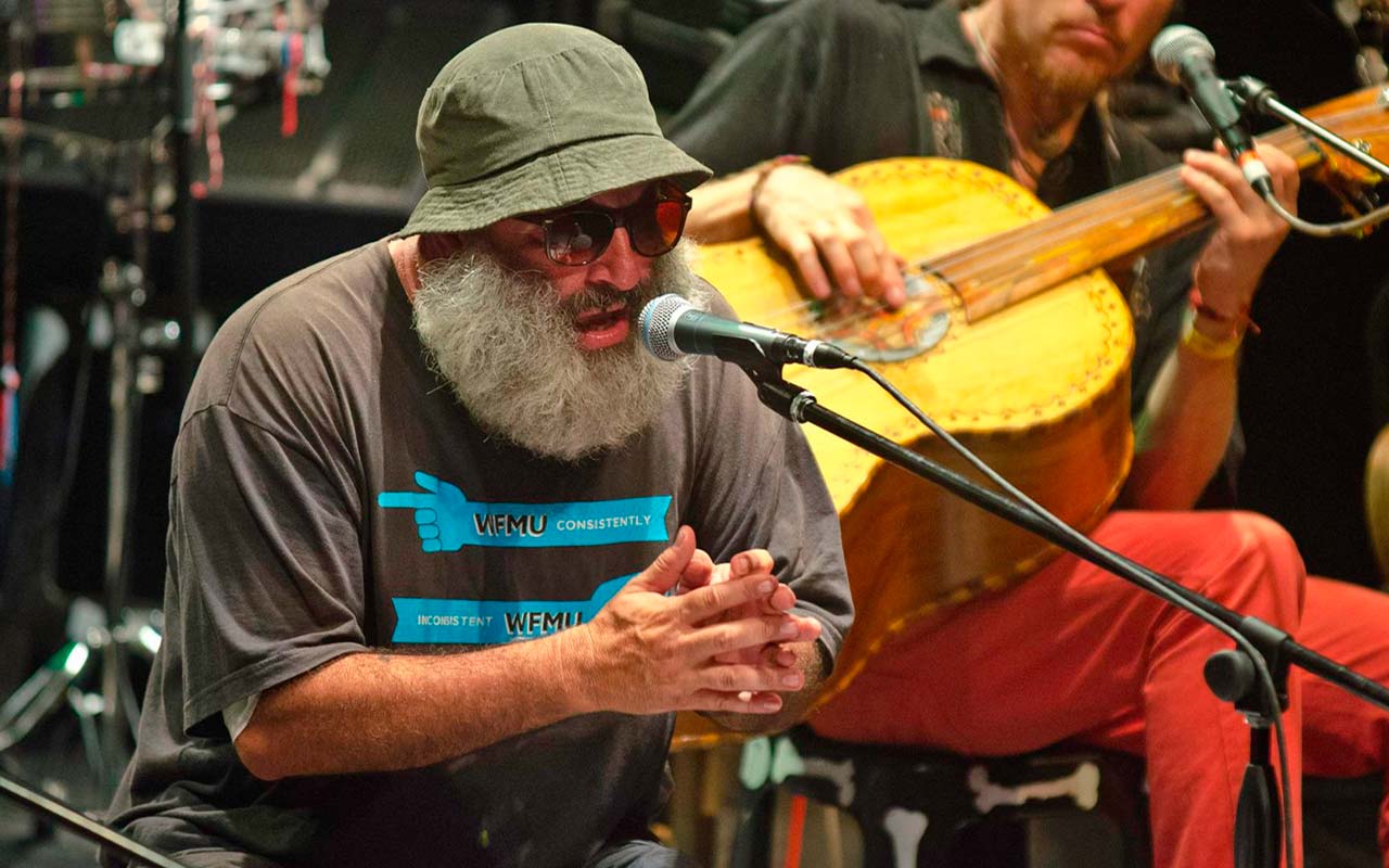 Promotional photograph of Macha y el Bloque Depresivo.