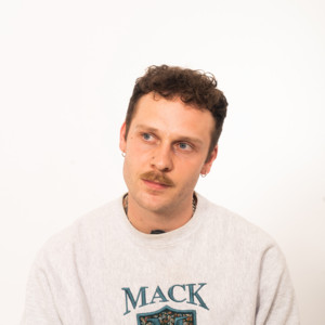 Promofoto von Concierto de Mackenzy Mackay en Berlín.