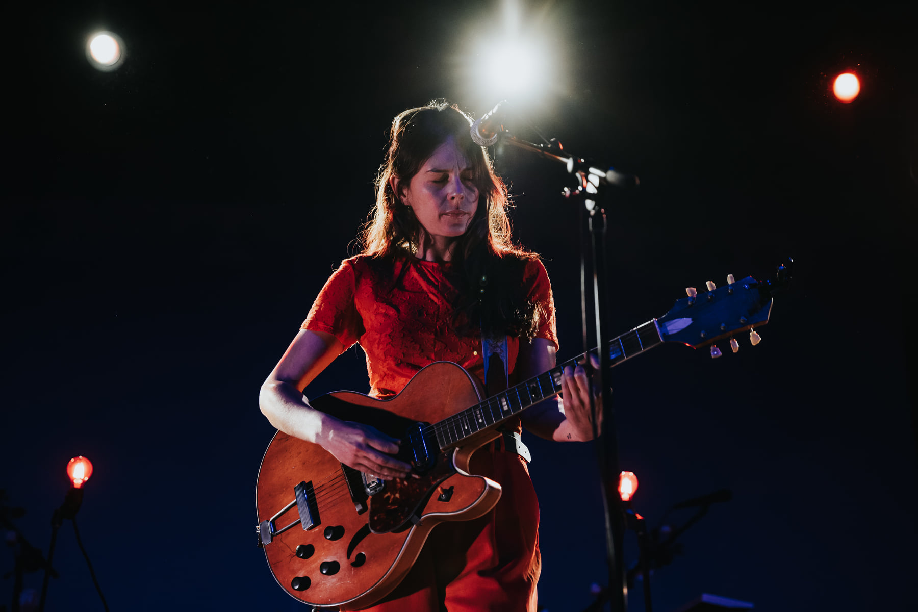 Fotografía promocional de Madi Diaz