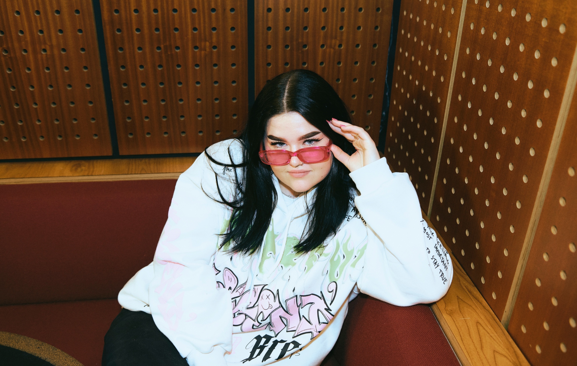 Mae stephens if we. Mae stephens. Mae stephens if we. Mae stephens if we. Мэй келли фото.