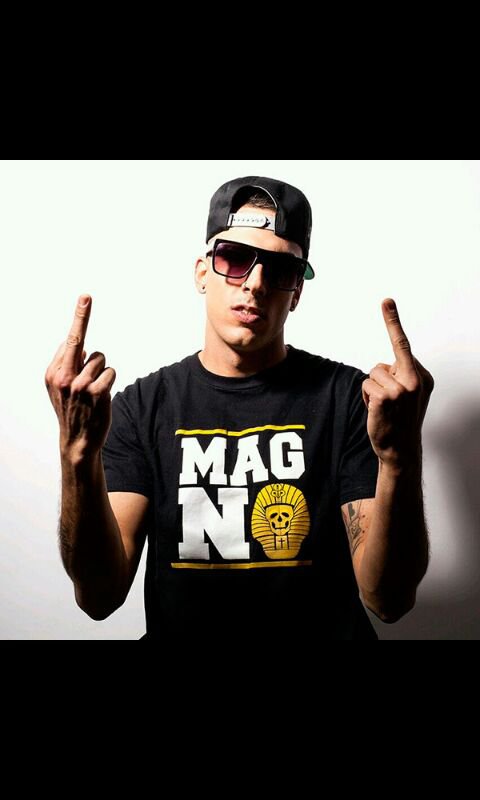 Fotografía promocional de Magno