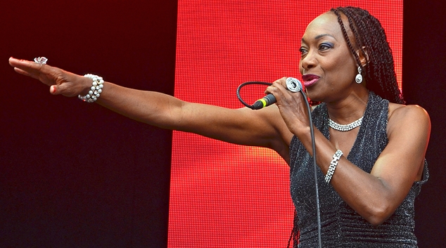 Fotografía promocional de Maizie Williams