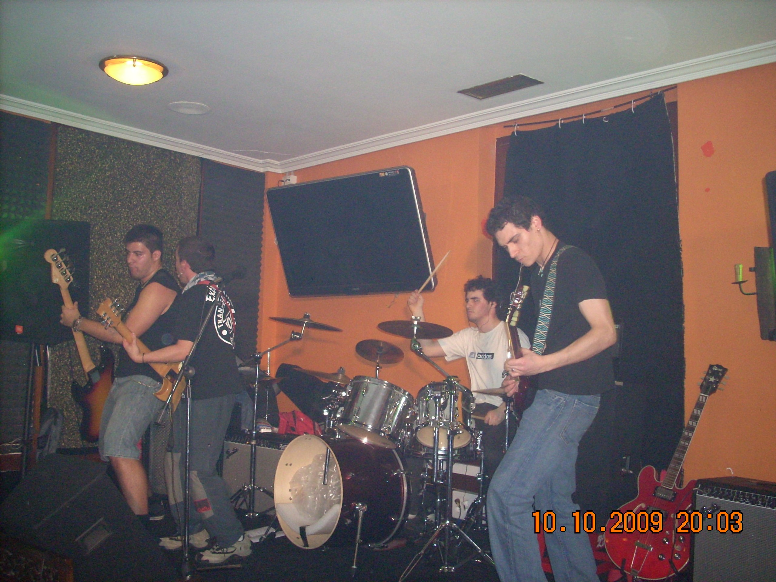 Fotografía promocional de MALA NOCHE