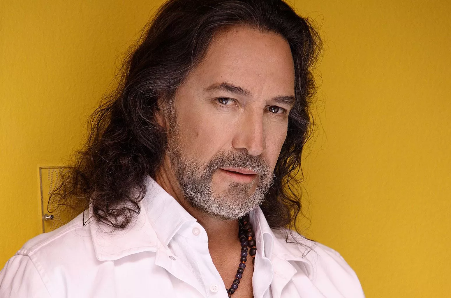 Promotional photograph of Concierto de Marco Antonio Solís en Sacramento.