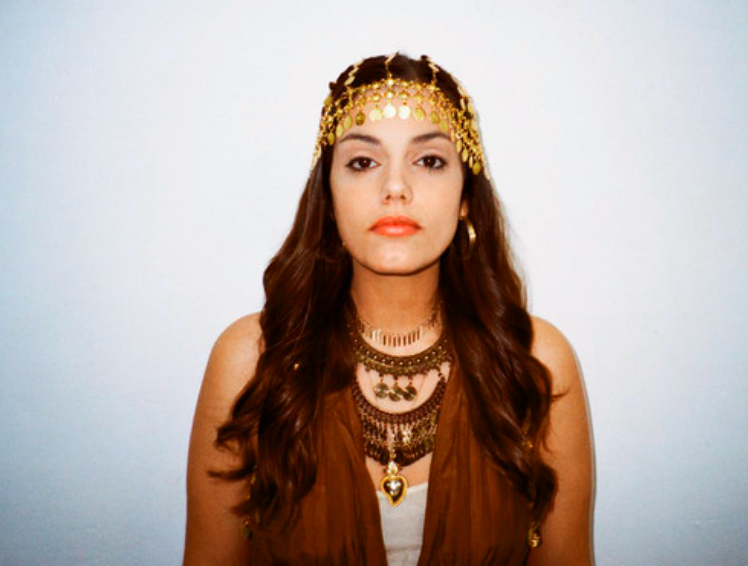 Fotografia promozionale di Margherita Vicario.