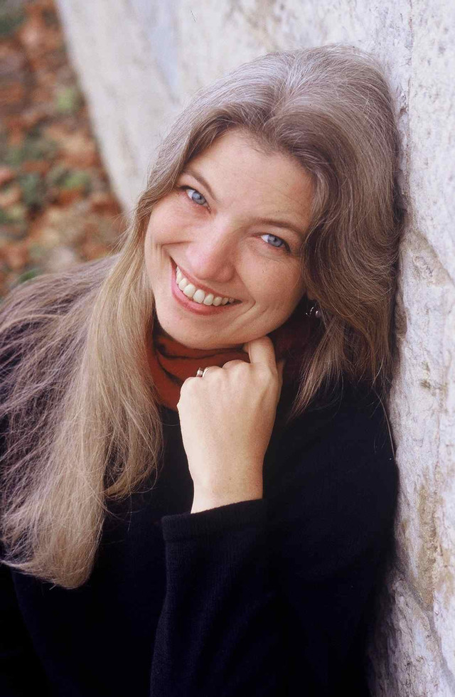 Promotional photograph of Maria Cristina Kiehr.