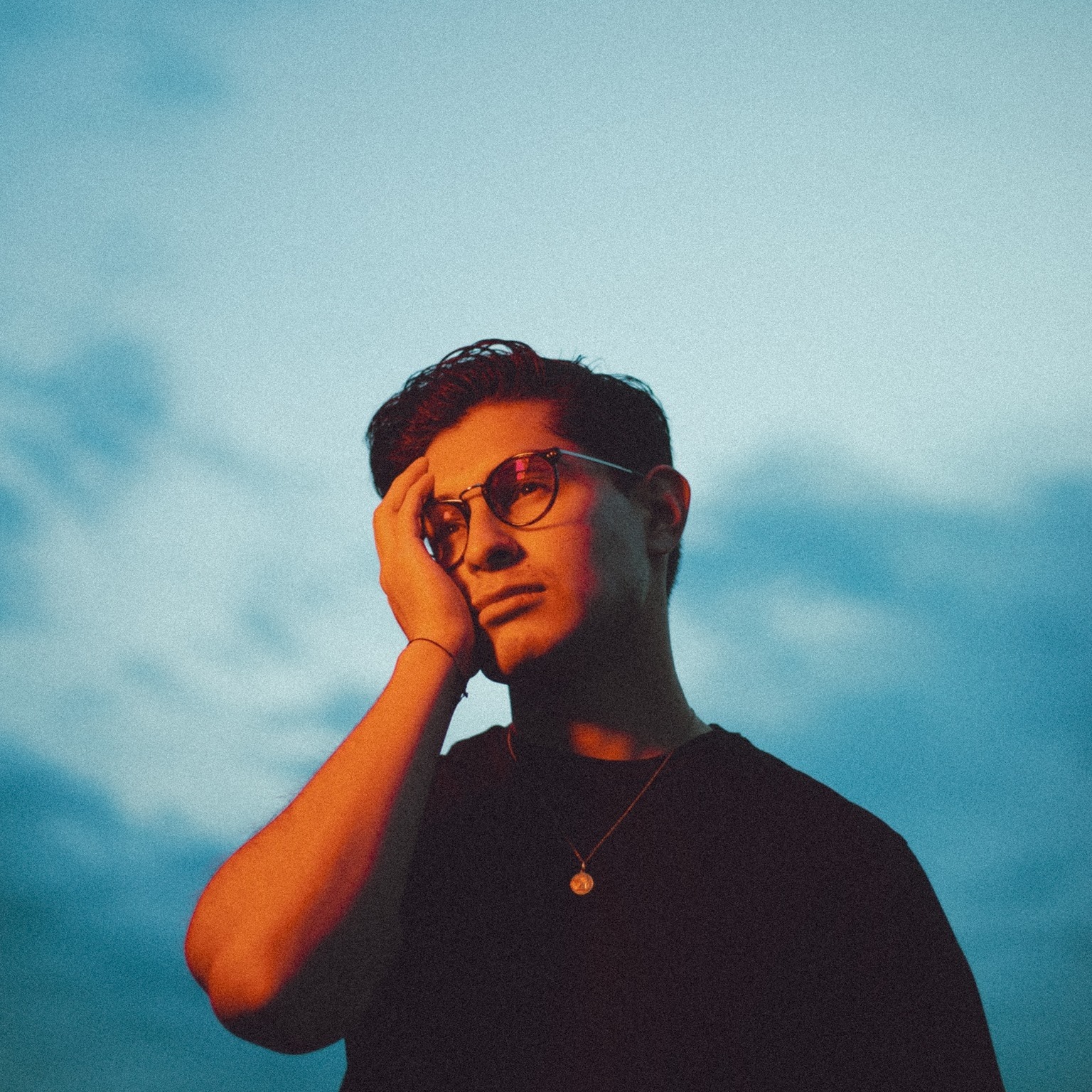 Fotografía promocional de Mario Santander