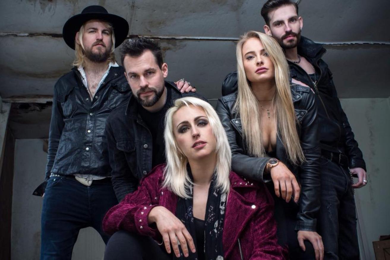 Fotografía promocional de Marisa and the Moths