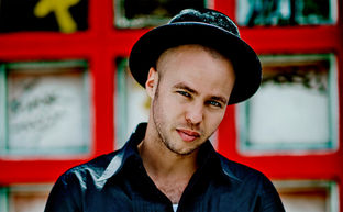 Fotografía promocional de Marlon Roudette