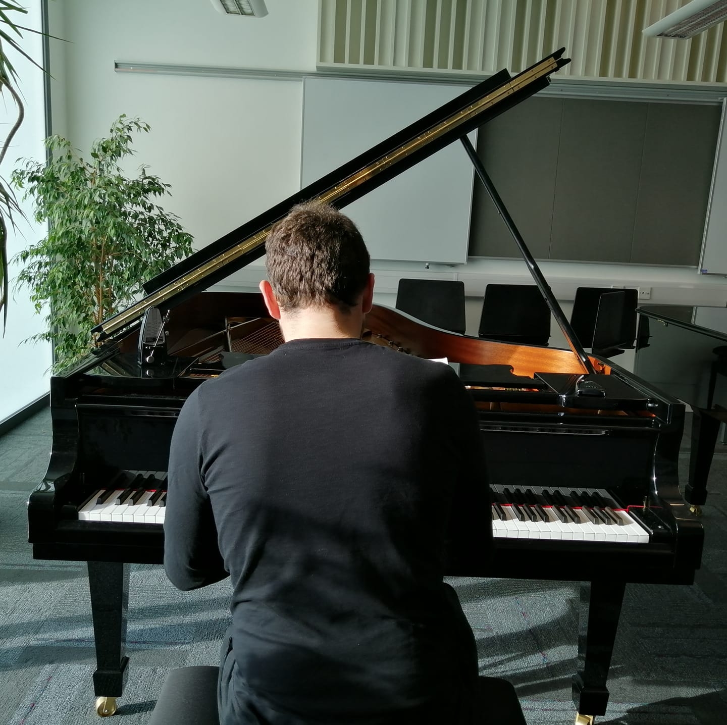 Fotografía promocional de Concierto de Mathias Levy en París