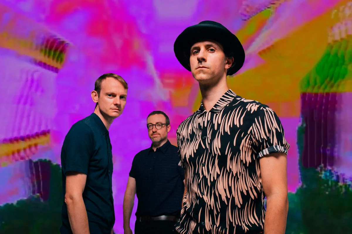 Promotional photograph of Maxïmo Park.
