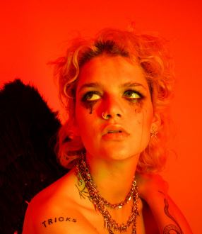 Fotografía promocional de May-A