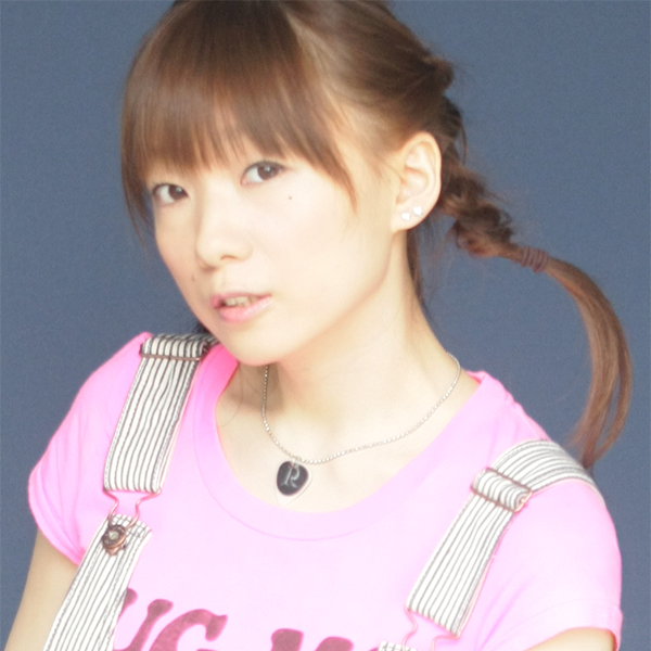 Fotografia promocional de Megumi Hinata.