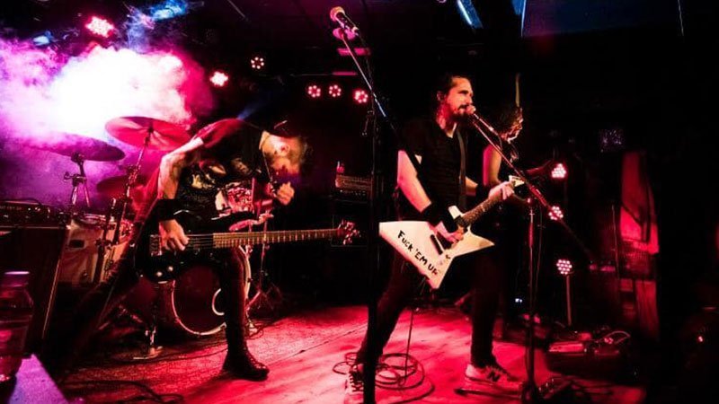 Fotografia promocional de Metal Dúo.