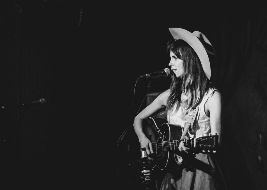 Fotografia promocional de Michelle Billingsley.