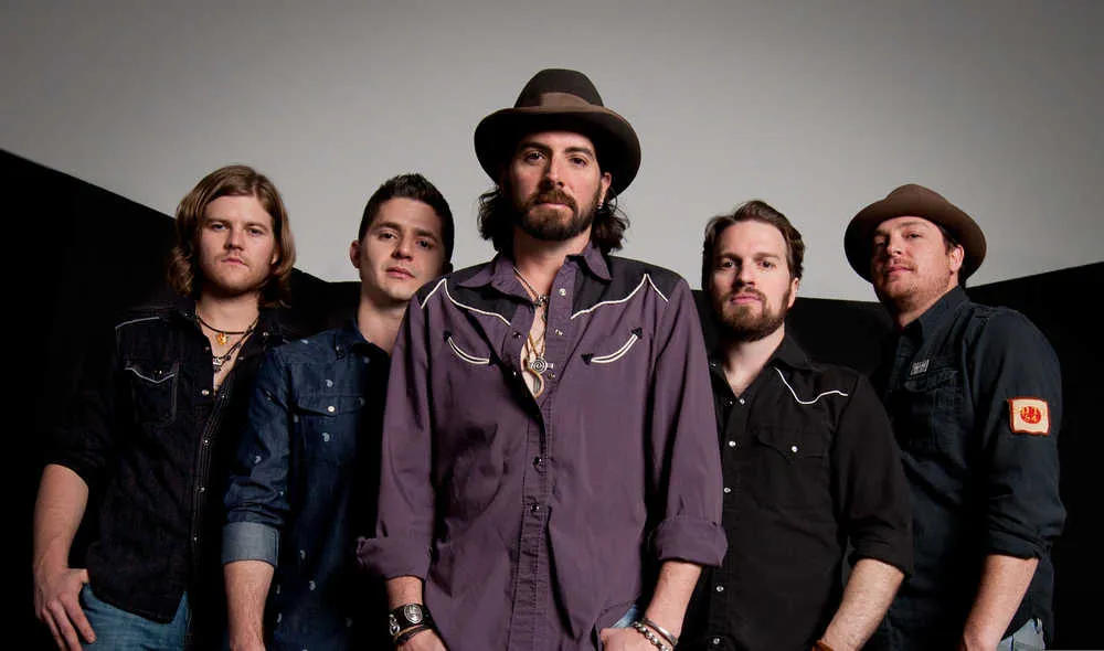 Promofoto von Micky & the Motorcars.