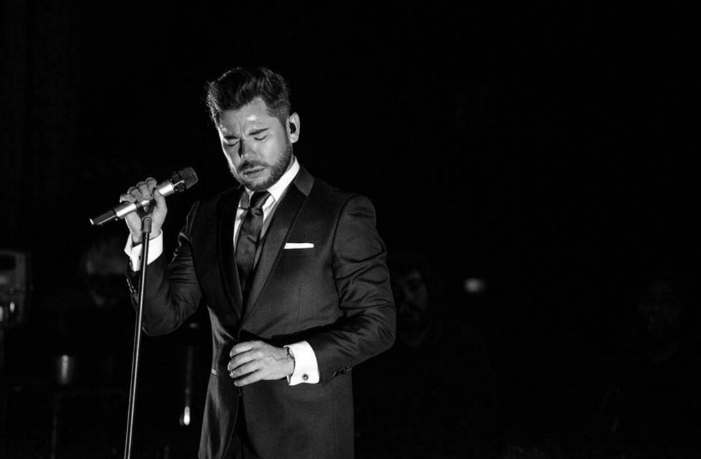 Promotional photograph of Miguel Poveda.