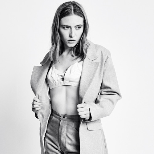 Fotografia promocional de Concierto de Millie Mountain en Londres.