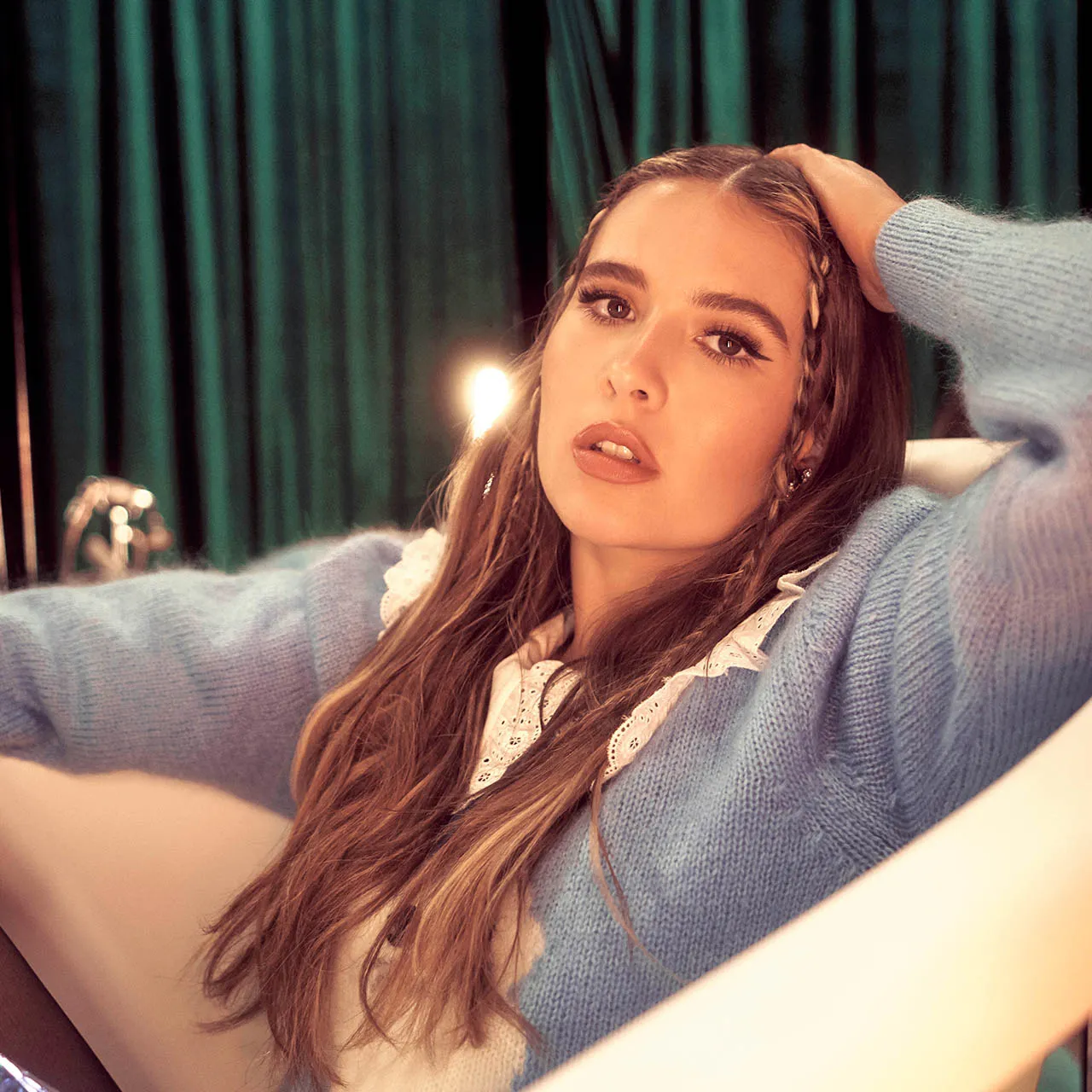 Fotografía promocional de Mimi Webb