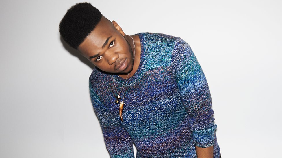 Fotografía promocional de MNEK