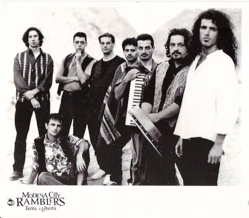 Fotografia promozionale di Modena City Ramblers.