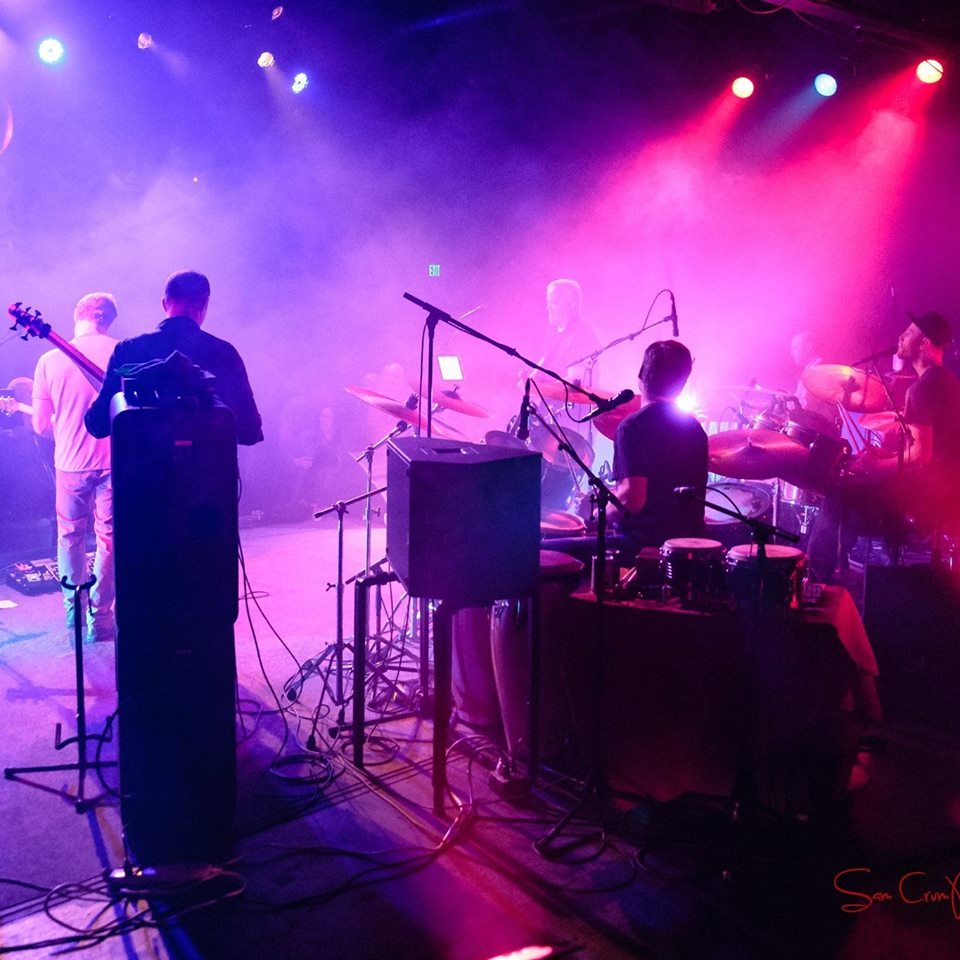 Fotografía promocional de Mokie