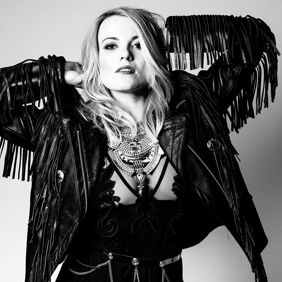 Fotografia promocional de Mollie Marriott.