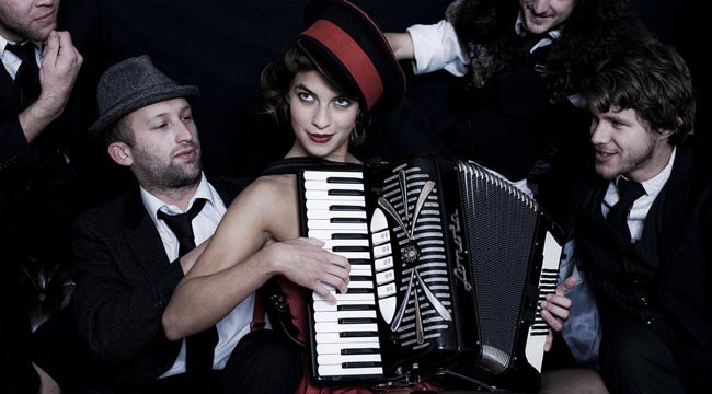 Fotografía promocional de Molotov Jukebox