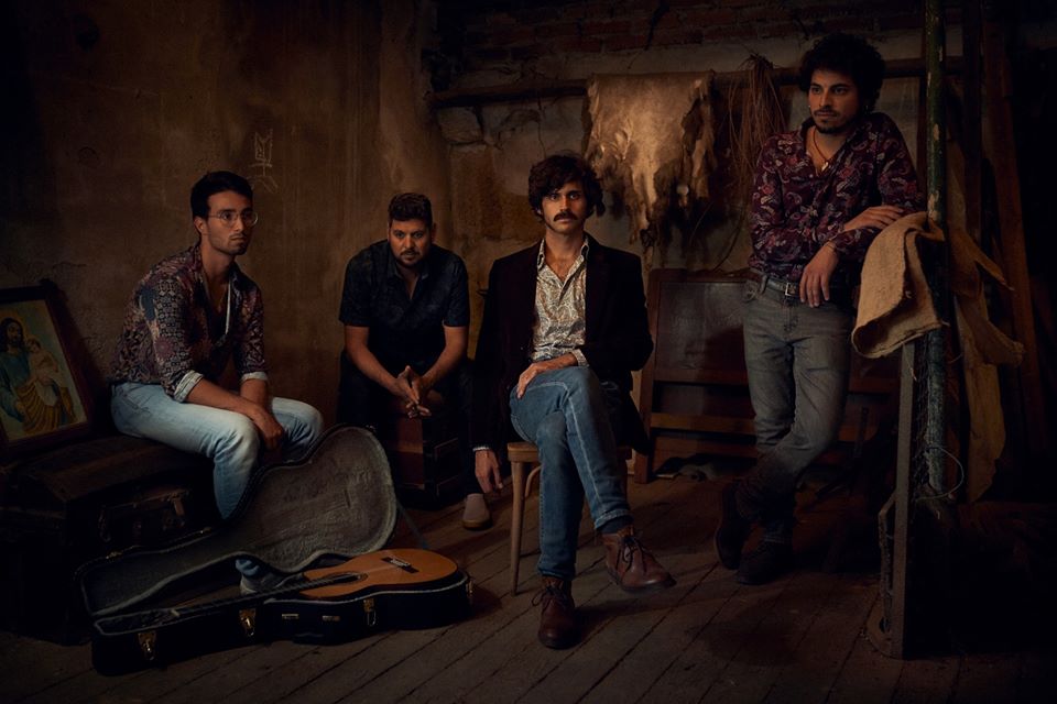 Fotografía promocional de Momboi