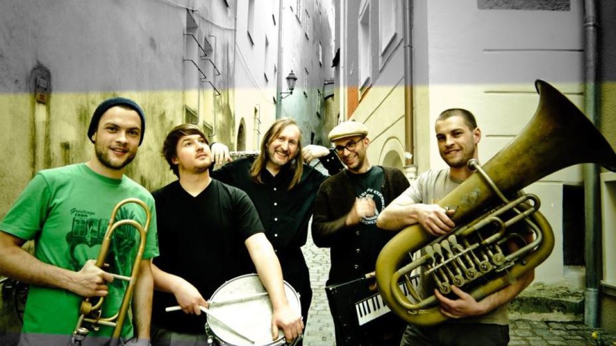 Promofoto von Concierto de Monobo Son en Aichach.