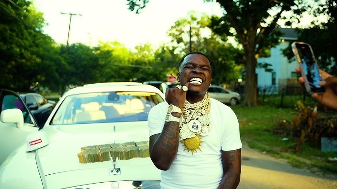 Promotional photograph of Concierto de Montana 700 en Cincinnati.