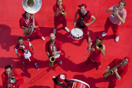 Promofoto von Concierto de Moop Mama + Älice en Karlsruhe.