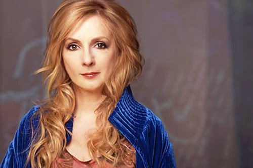 Fotografia promocional de Moya Brennan.