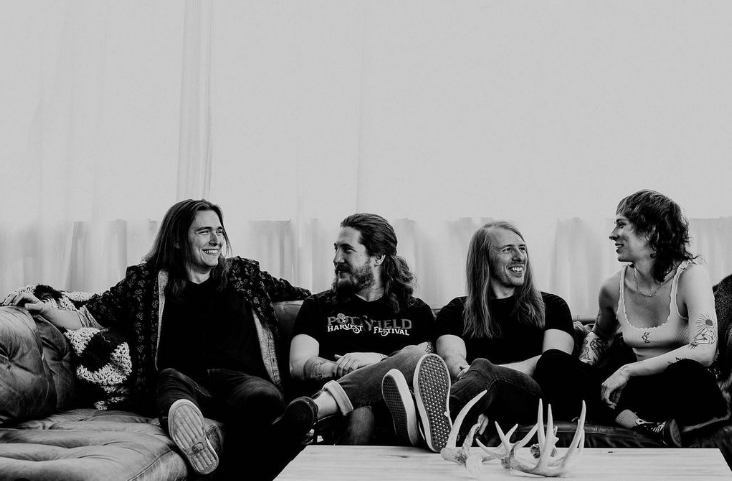Fotografia promocional de Mud Whale.