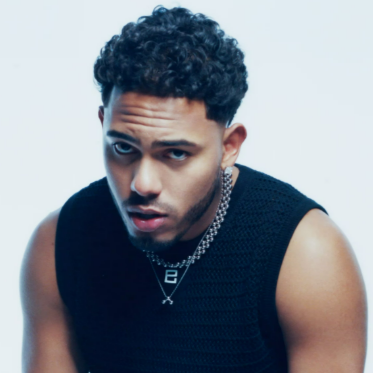 Fotografía promocional de Myke Towers