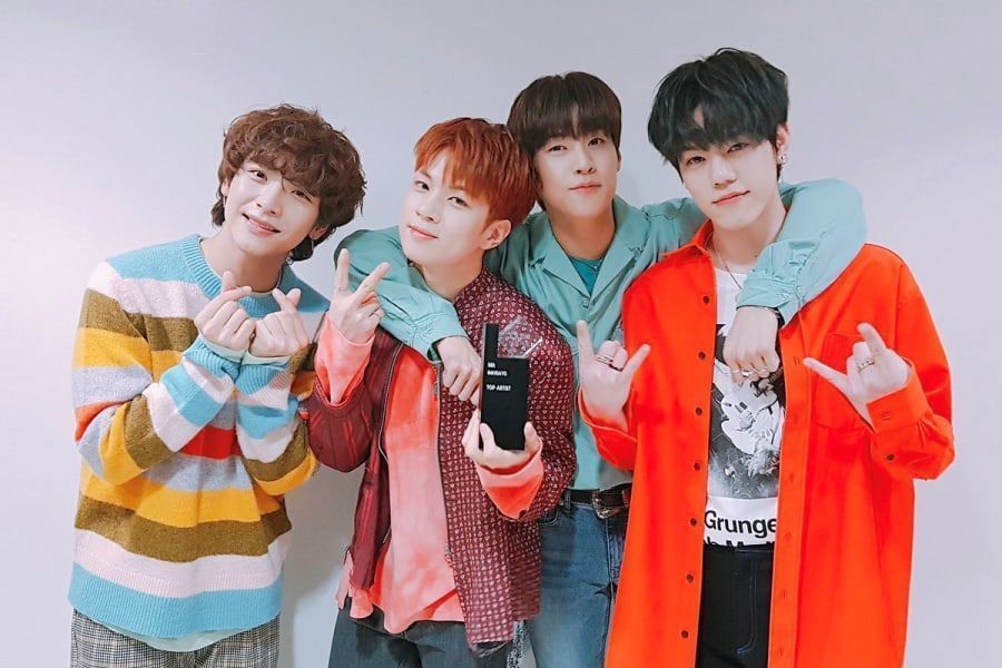 Promofoto von Concierto de N.Flying en Seattle.