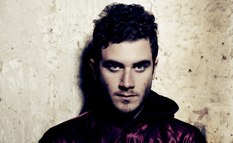 Fotografia promozionale di Nicolas Jaar.