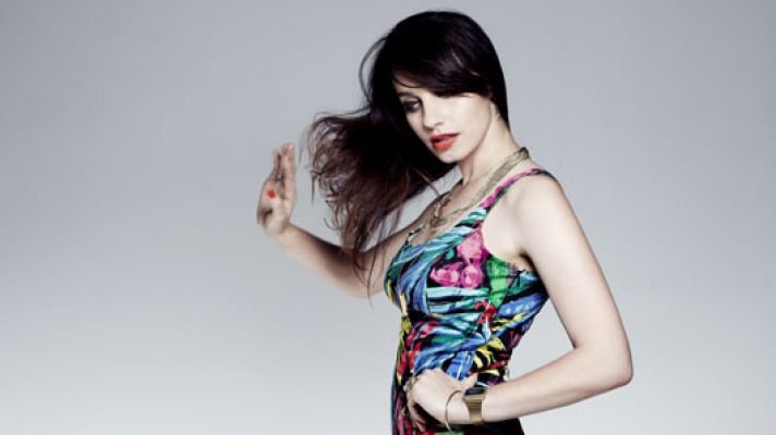 Promofoto von Concierto de Nina Las Vegas + Saliah en Moore Park.