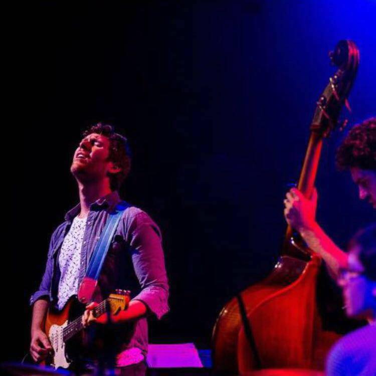 Promofoto von Concierto de Nir Felder en Manchester.