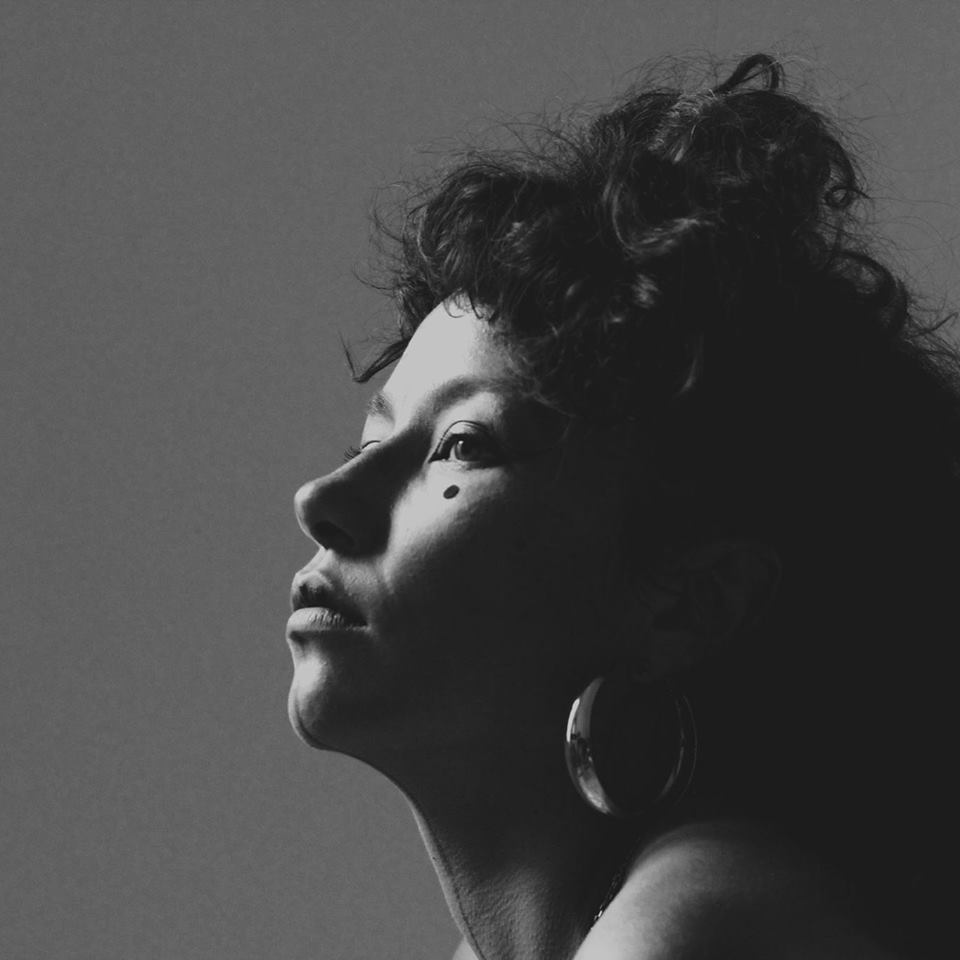 Fotografía promocional de Nirina Lune